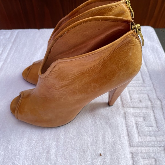 Vince Camuto Soft Leather Shoes 7.5 - Picture 6 of 6